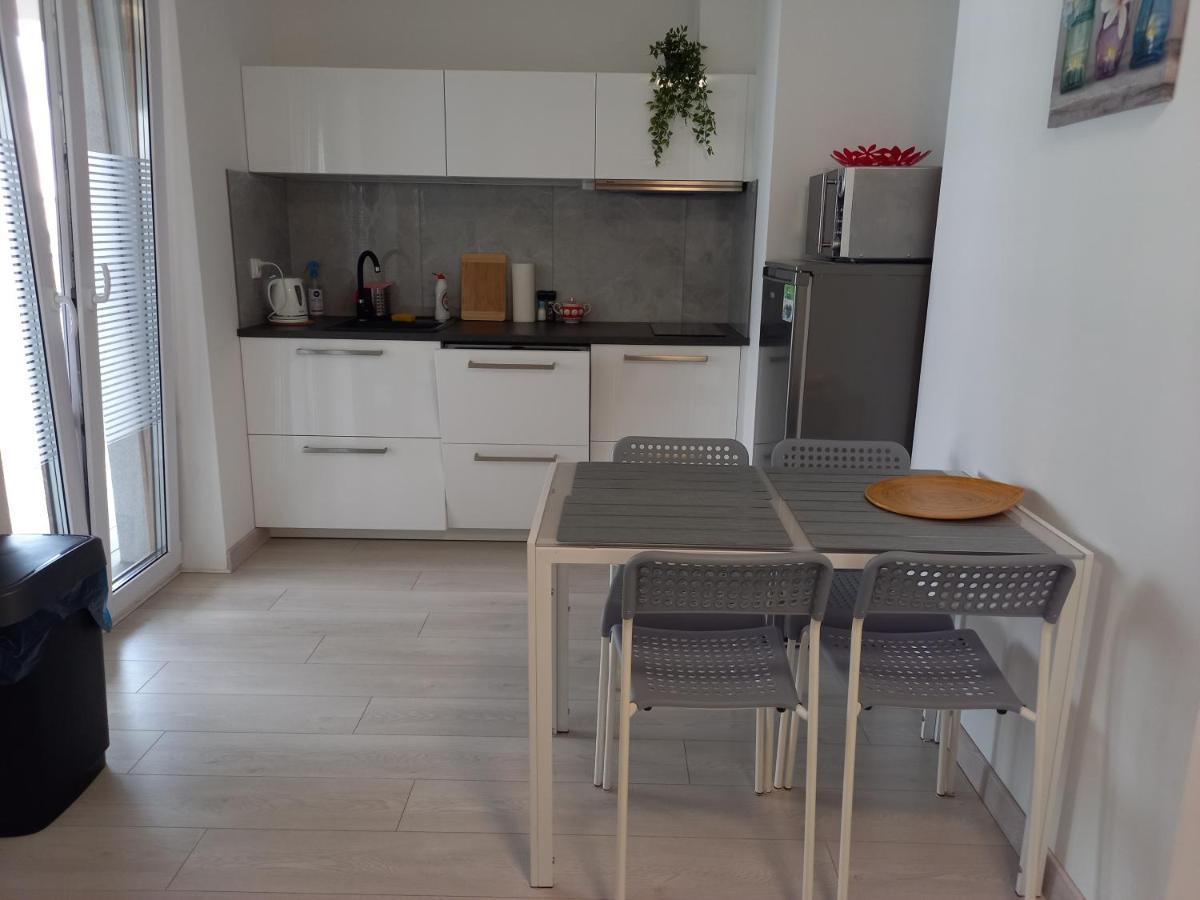 Apartament Mila Z Duzym Tarasem I Miejscem Parkingowym Kolobřeh Exteriér fotografie